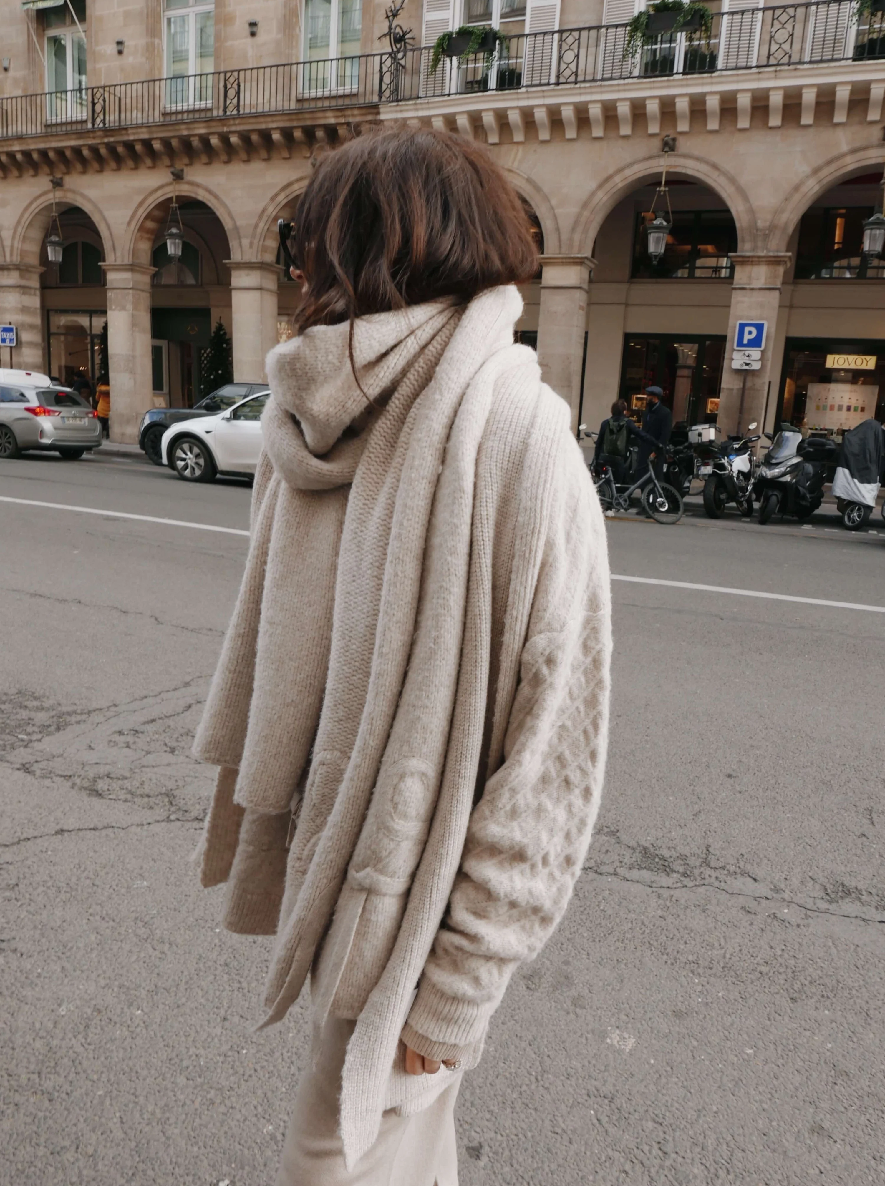 'LOULOU' WOOL BLEND APPLIQUÉ DETAIL SCARF OAT BEIGE - Image 4