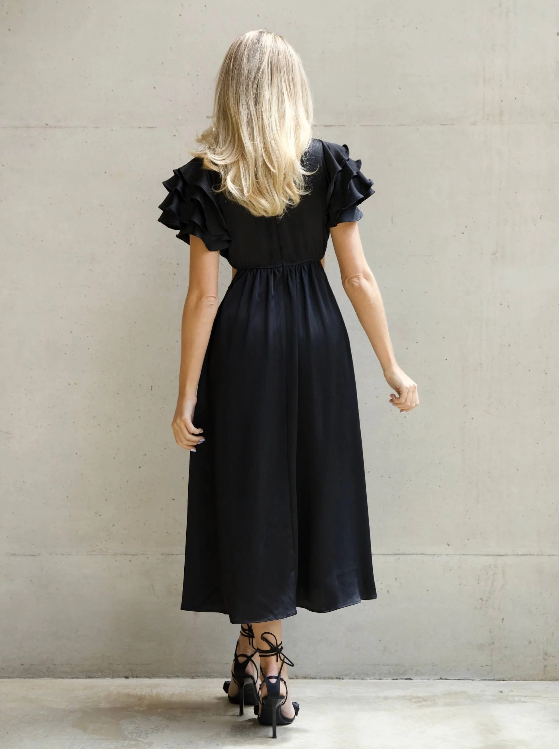 'EVANGELIA' RUFFLE SLEEVE CUT OUT MIDAXI DRESS BLACK - Image 4